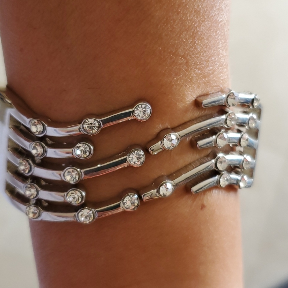 Silver bracelet with crystal stones
